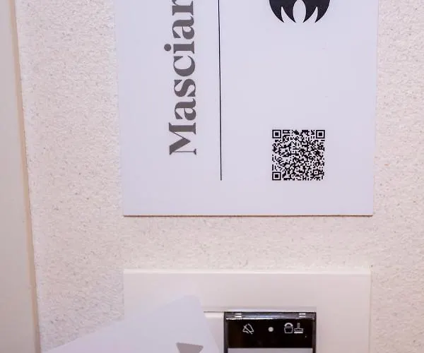 Casa Nera Монтескальозо